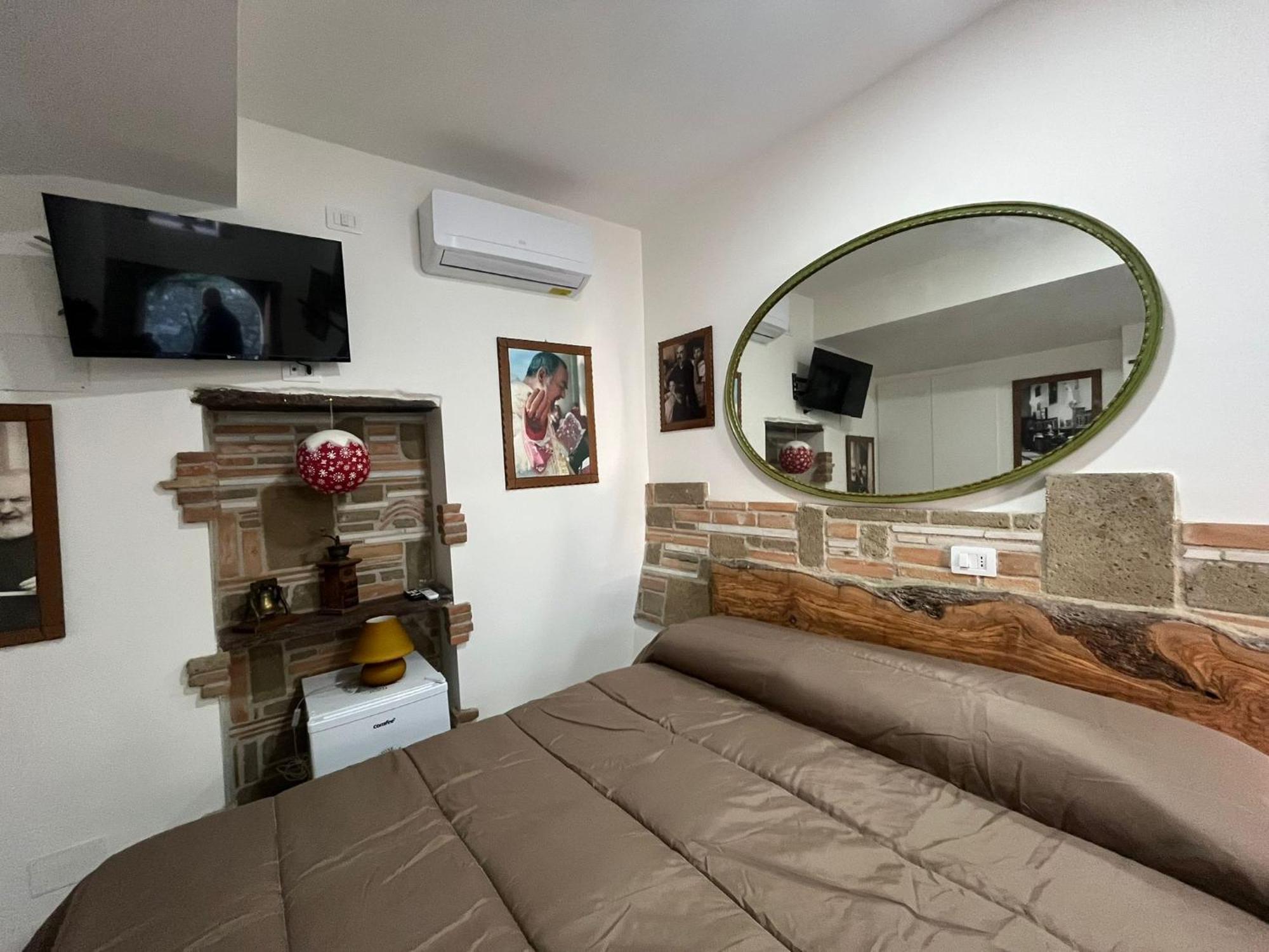 Dimora Forgione B&B - Pietrelcina Exterior foto